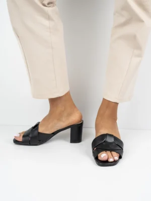 Klapki eleganckie damskie na obcasie z plecionym paskiem w kolorze Black
