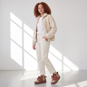 Ugg Lowmel Brązowe Rocky Oak Ocieplane Sneakersy – na modelce, cała sylwetka